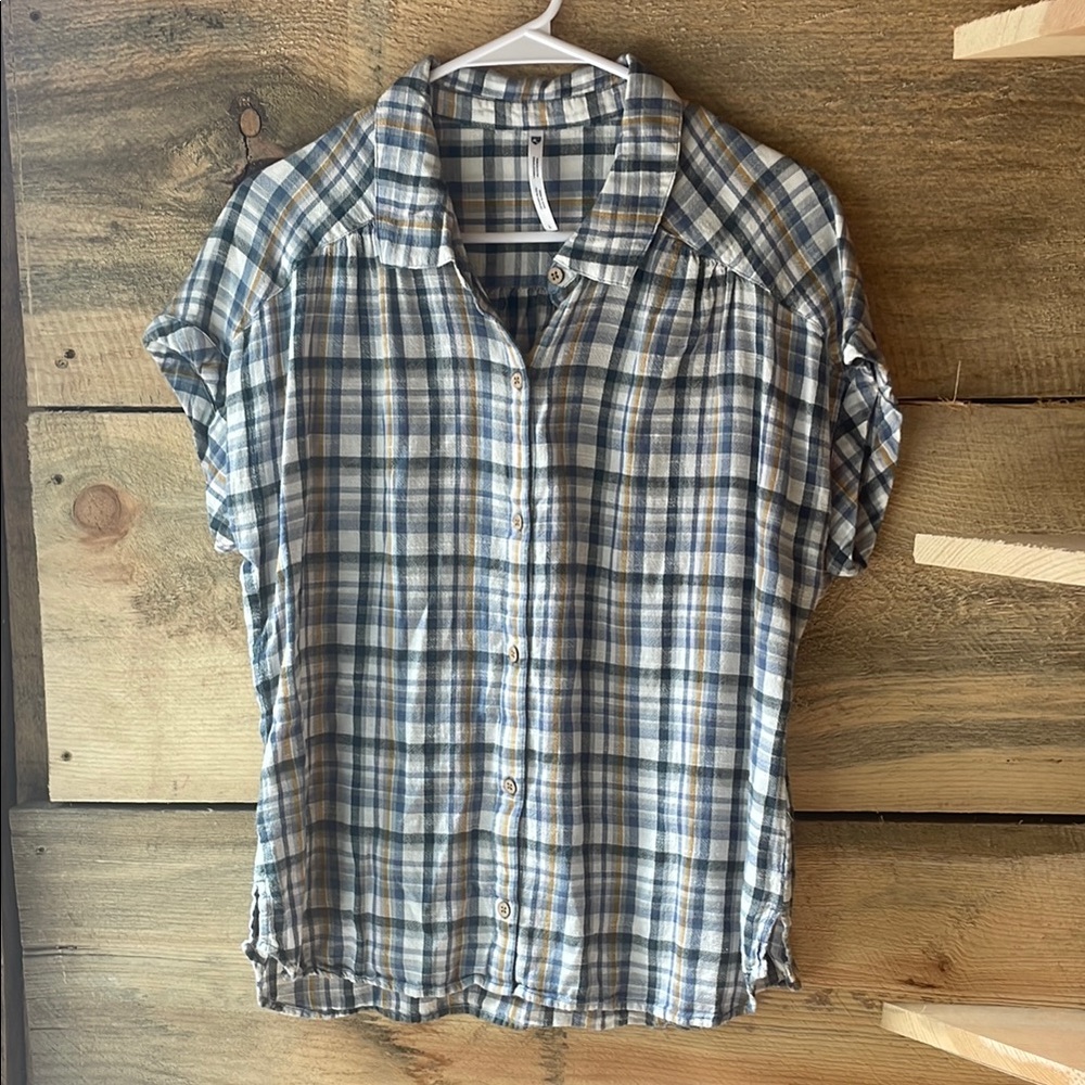 Kuhl Button Down Shirt - Cream/Blue